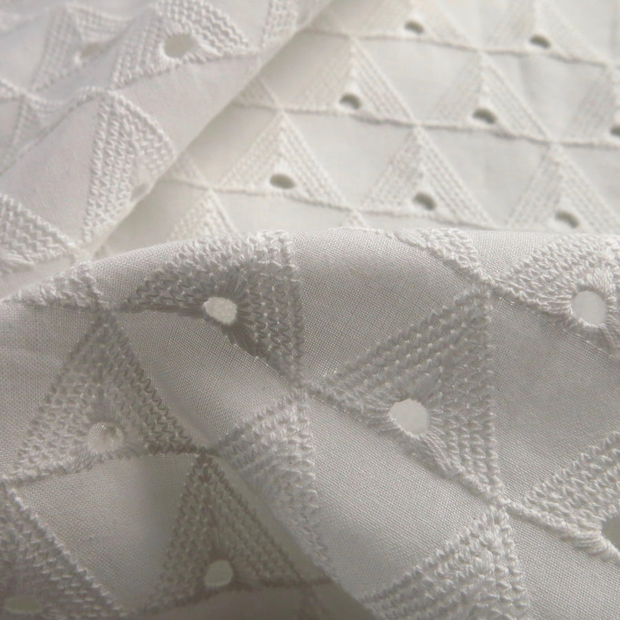 Broderie anglaise - Geometric white 0.5m